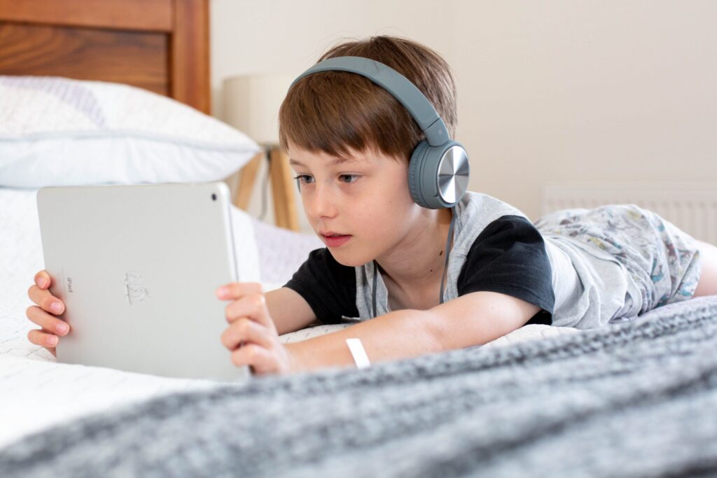 Cómo-proteger-a-tus-hijos-de-los-peligros-de-Internet